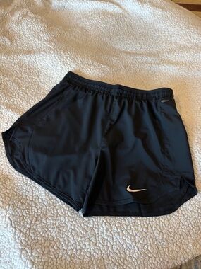 Nike Women's Team Tempo Luxe 5 in shorts